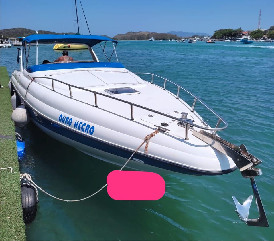 Passeio de Lancha em Arraial do Cabo e Cabo Frio