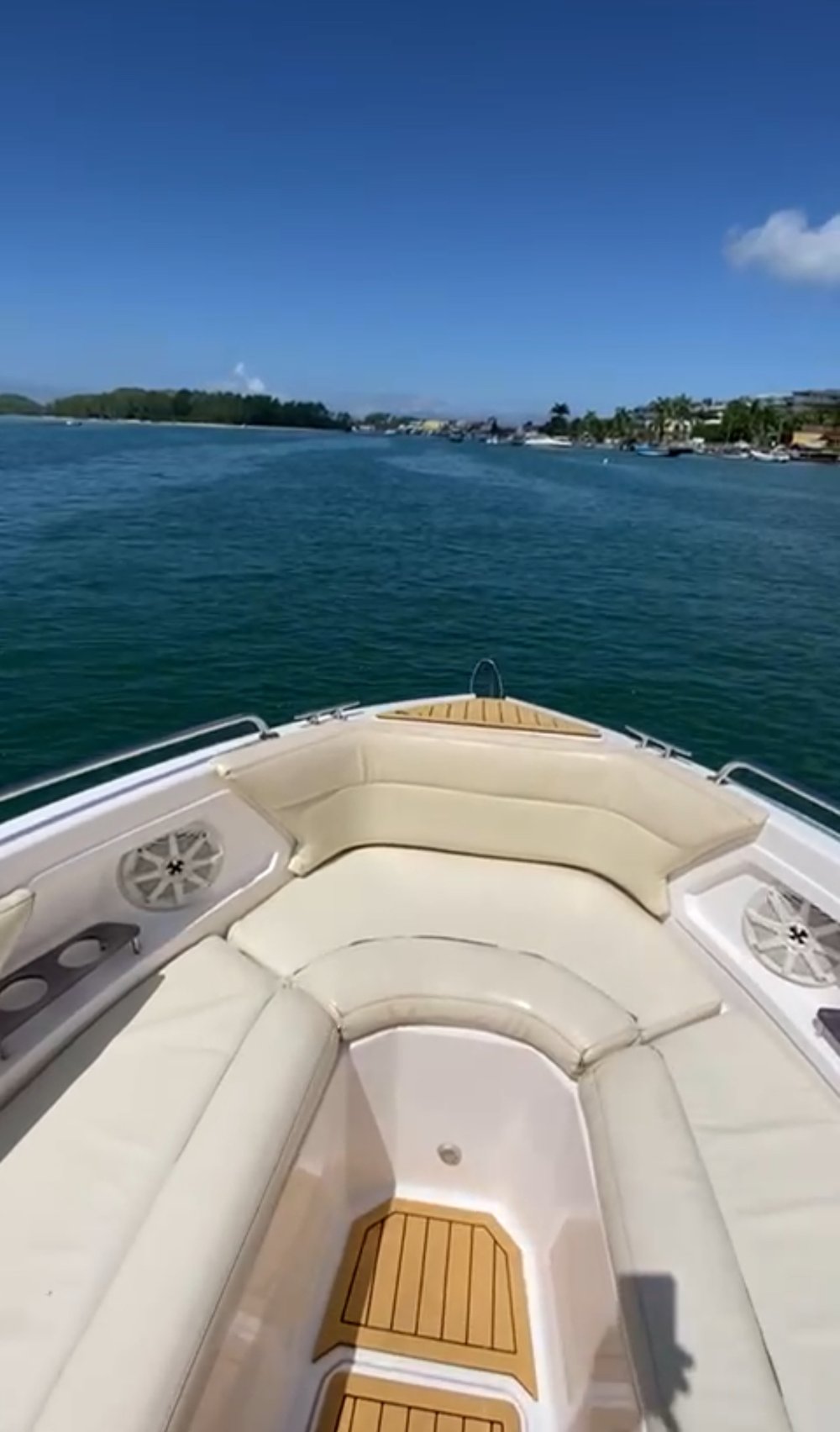 Passeio de Lancha Privativa em Cabo Frio