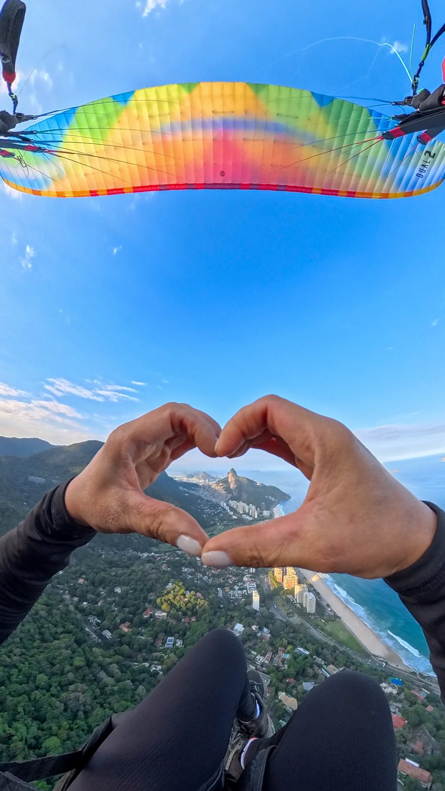 VOU DE PARAPENTE E ASA DELTA SAO CONRADO