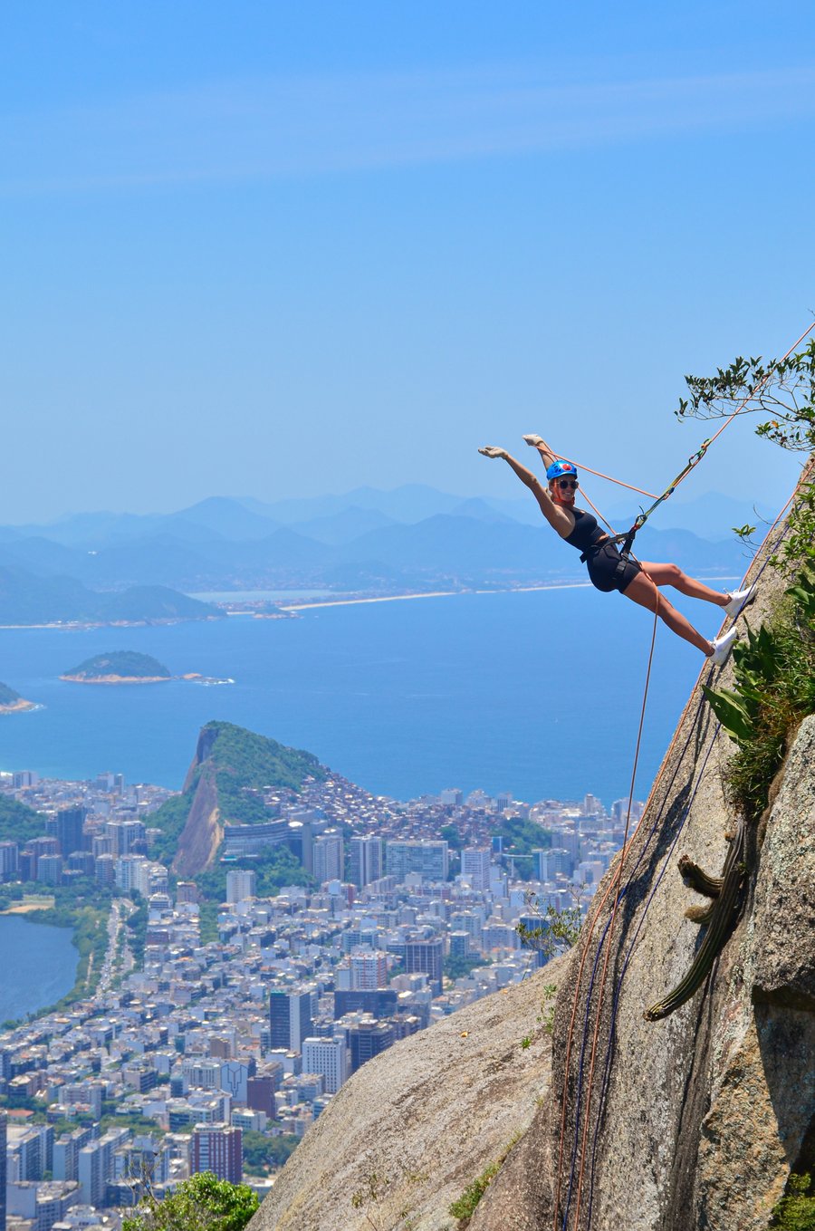 RAPEL NO TOPO DO MORRO DOIS IRMÃO 