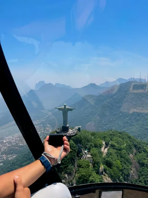 Passeio de helicóptero no Rio com portas abertas - foto 9