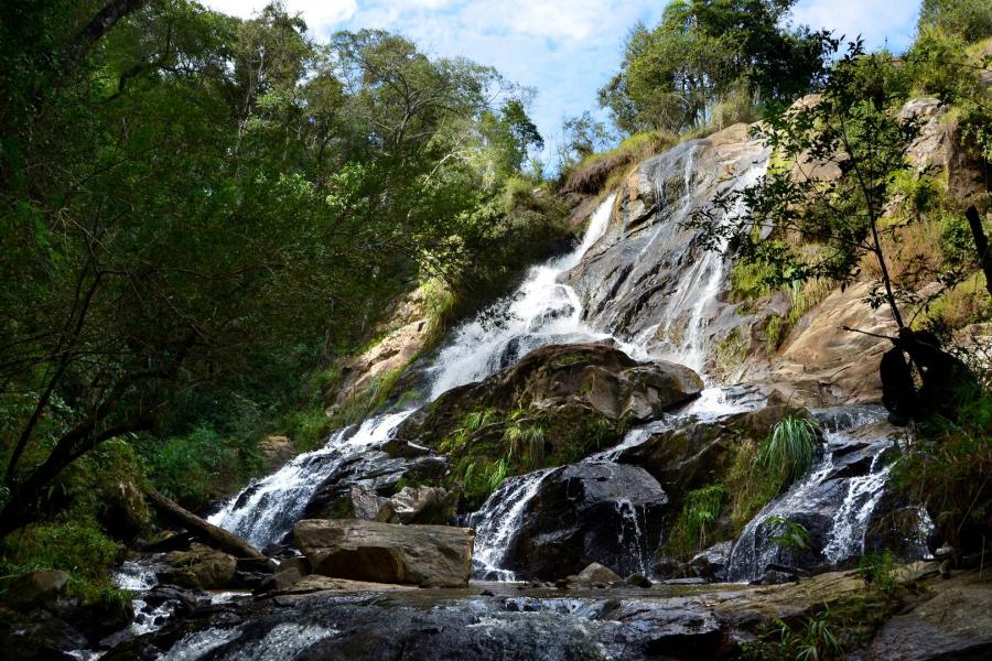 cachoeiras de Bueno Brandão