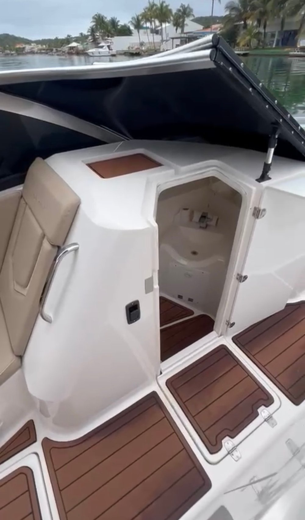 Passeio de Lancha em Cabo Frio