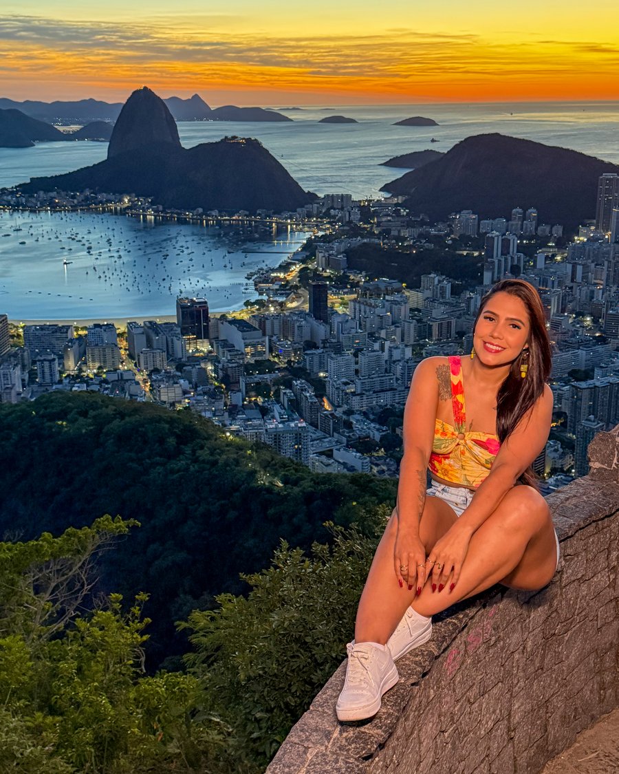 Experiência completa de ensaio fotográfico no Rio de Janeiro com vista privilegiada. Registre momentos únicos no Mirante Dona Marta.