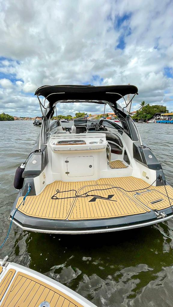 Aluguel de Lancha de Luxo pelo Rio Preguiças com piloto para até 13 pessoas 