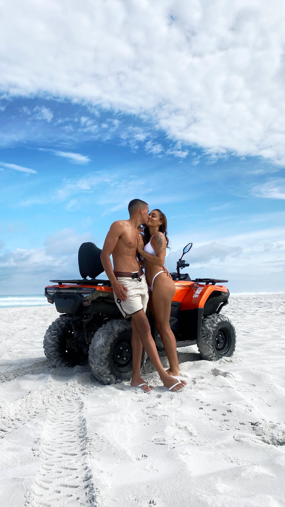 PASSEIO DE QUADRICICLO AUTOMATICO EM ARRAIAL DO CABO