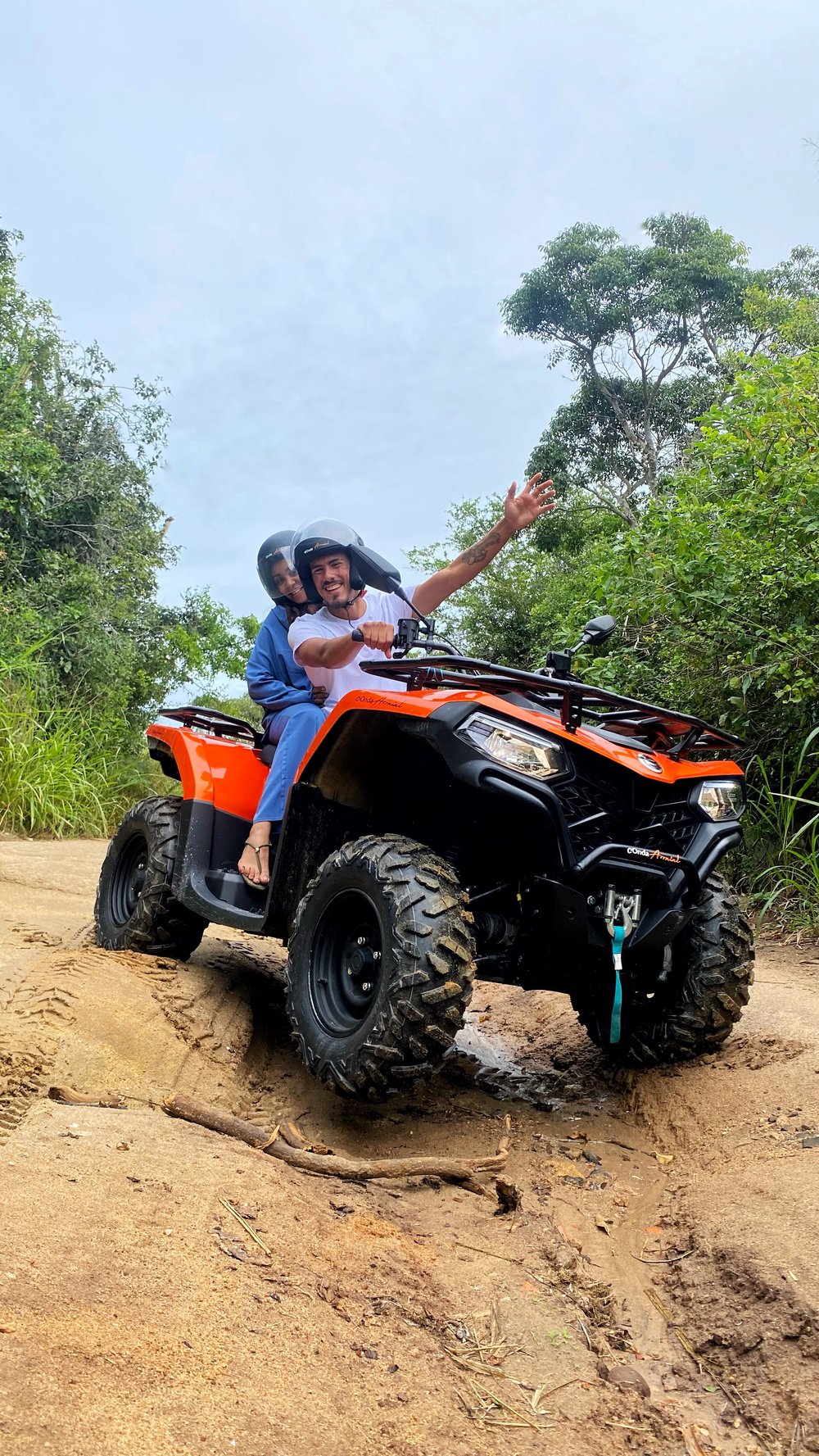 PASSEIO DE QUADRICICLO AUTOMATICO EM ARRAIAL DO CABO