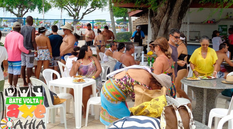 Passeio de escuna para Salinas das Margarida