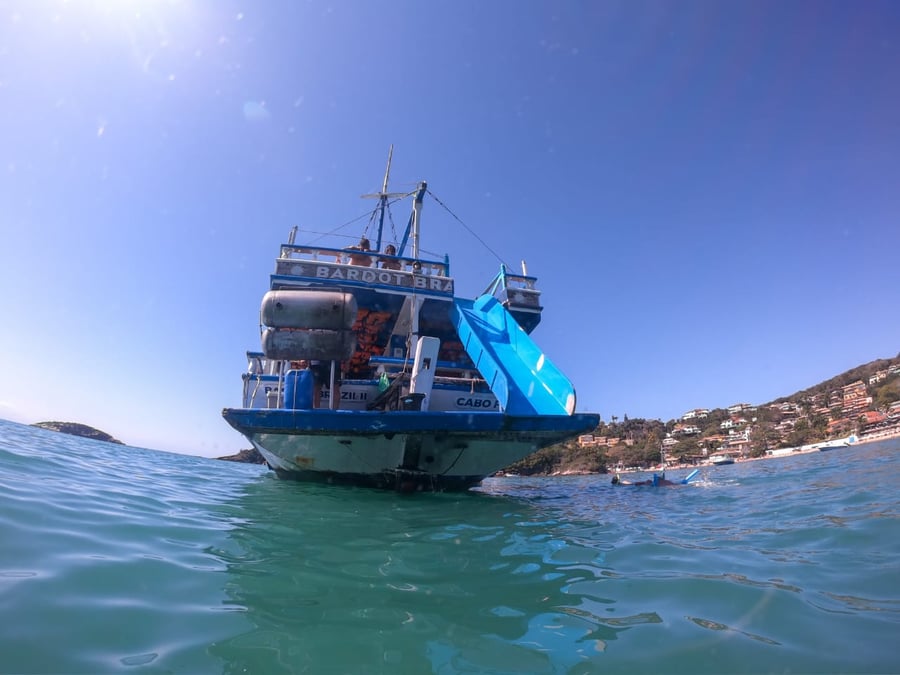 Com o escorrega, a diversão esta garantida