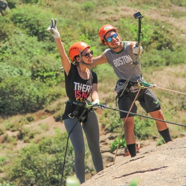 Rapel na Pedra do Pontal em grupo
