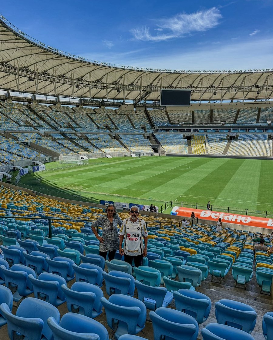        Passeio Completo no Maracanã para Amantes de Futebol