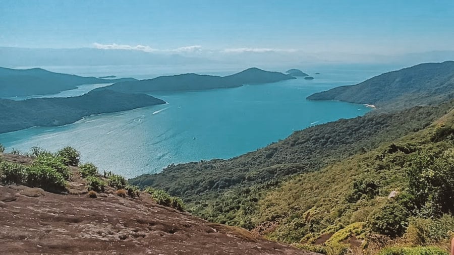 Vista panorâmica do fiorde de cima do Pico Pão de Açucar
