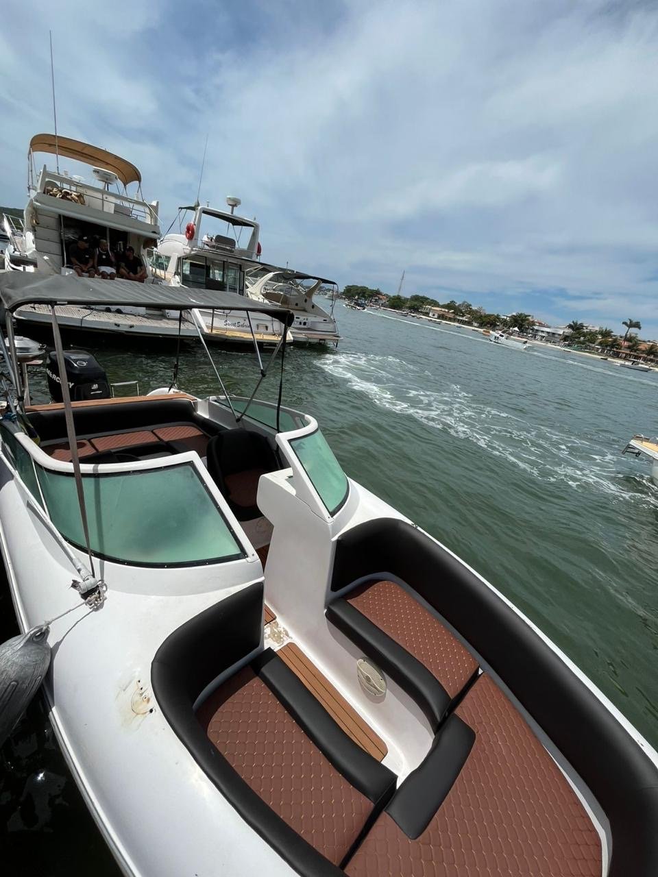 Passeio de Lancha em Arraial do Cabo e Cabo Frio