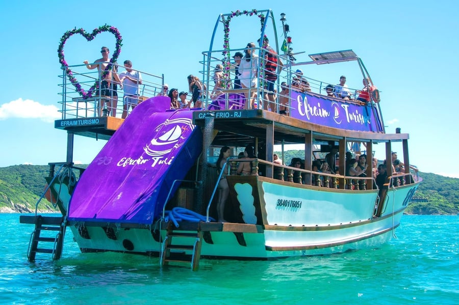 PASSEIO DE BARCO