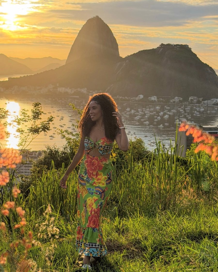     Explore o melhor do Rio de Janeiro com Cristo Redentor, Mirante dos Prazeres, Escadaria Selarón e Arcos da Lapa em uma experiência inesquecível.