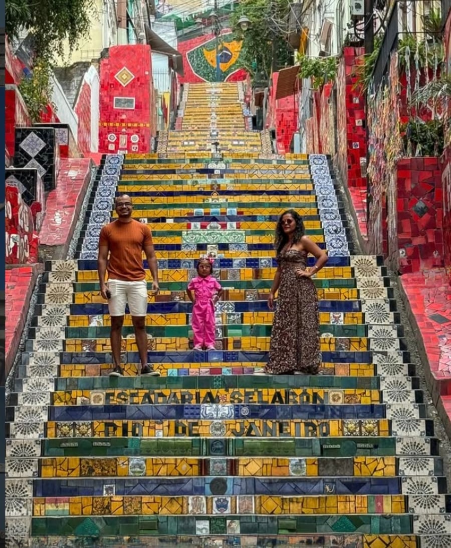     Passeio no Rio de Janeiro para conhecer mirantes, cultura local e pontos turísticos famosos com conforto e segurança.