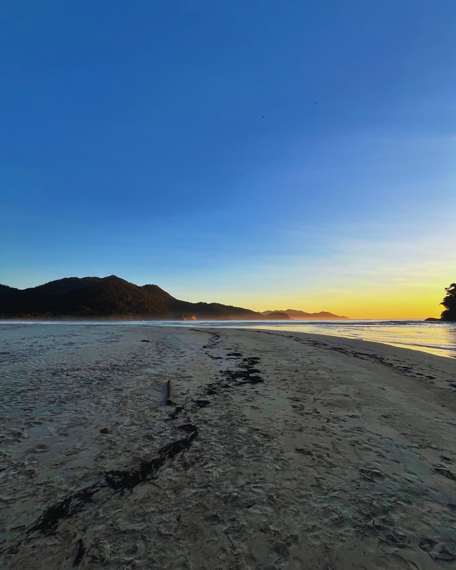 Dois Rios foi uma praia cheia de história, onde funcionou um dos presídios mais temidos do país.