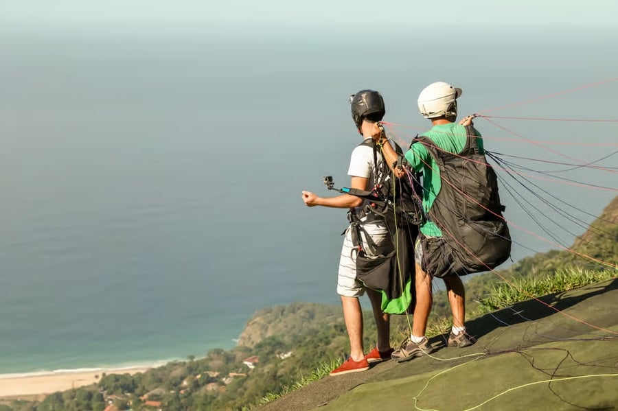 Voo de parapente no Rio com vista para a Pedra da Gávea - foto 11