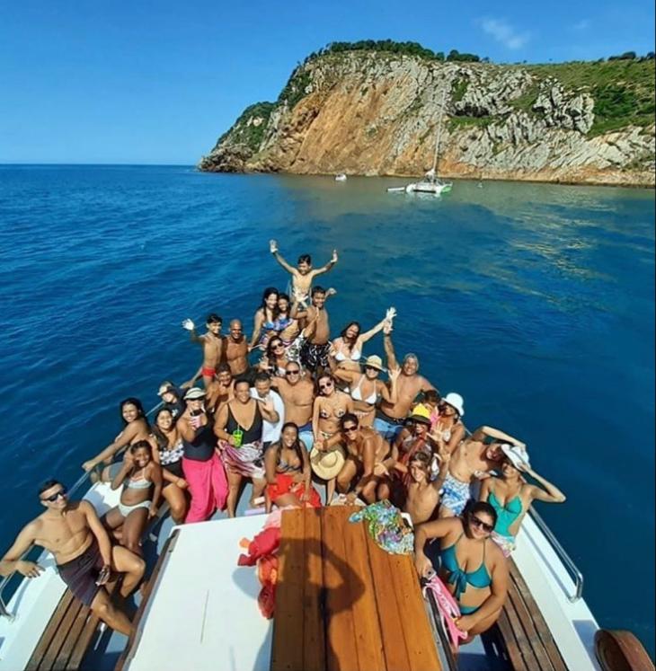 Passeio privativo de Traineira (até 35 pessoas)