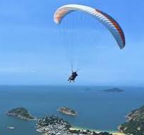 Uma sensação maravilhosa de liberdade, com ponto de encontro na Praia do Pepino em São Conrado (transporte até o local combinar à parte).