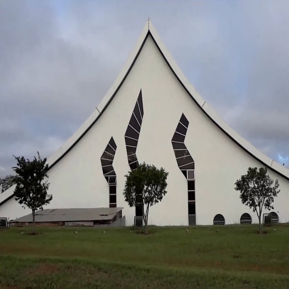 Catedral Militar Rainha da Paz, localizada no Eixo Monumental, Brasília