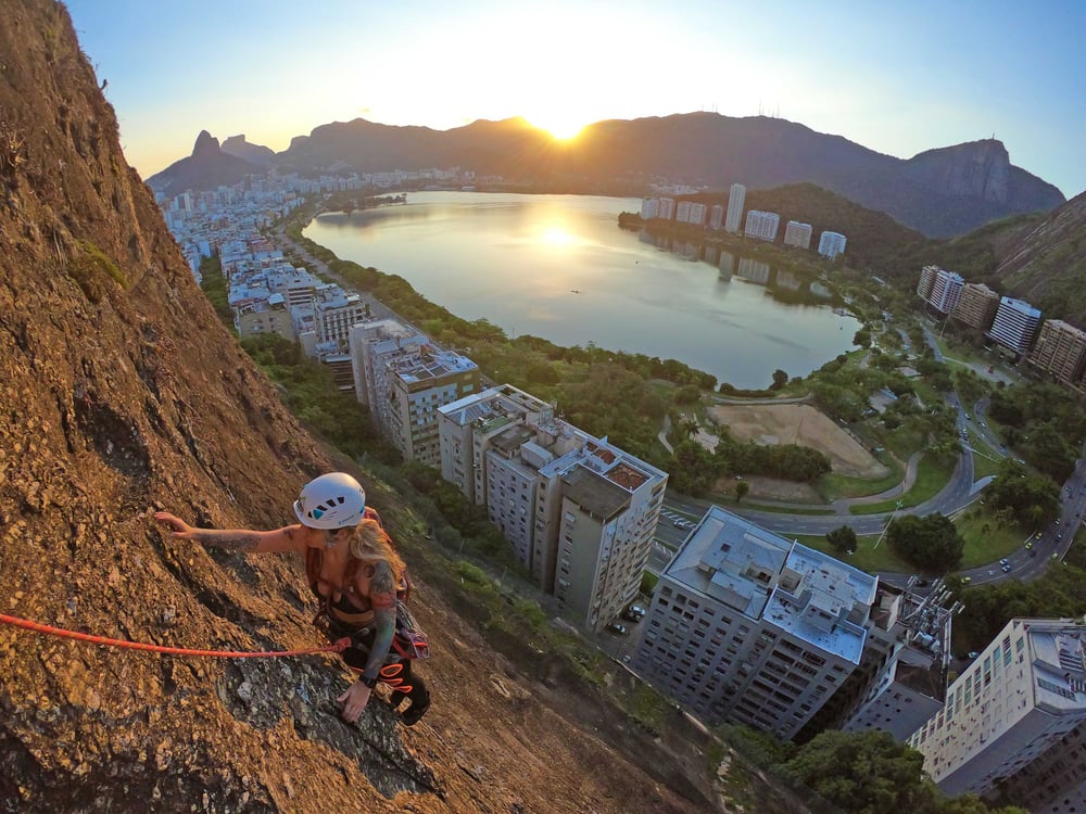 ESCALADA NO CORTE DO CANTAGALO - RJ