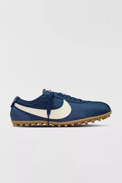Nike 復古跑鞋新品上架！Moon Shoe OG 女款穿搭掀話題 7