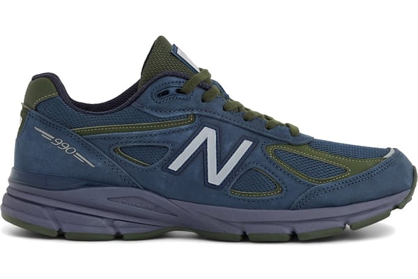 New Balance 990v4「NB Navy」：深藍與橄欖綠最容易日常搭配