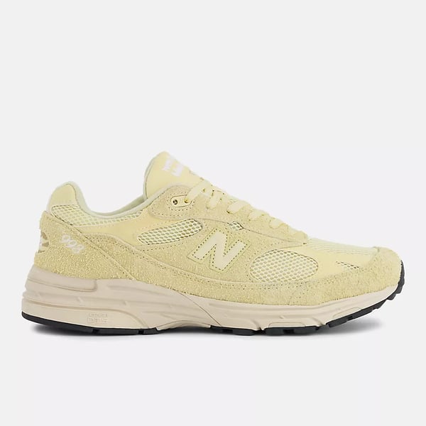 New Balance 993「Morel」：低飽和菇黃色帶來復古質感
