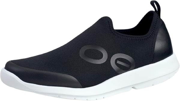 OOFOS OOmg Sport：適合日常外出的套入式恢復包鞋