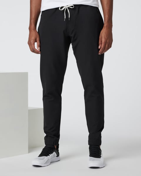 Vuori Transit Jogger：適合都會穿搭的俐落縮口褲