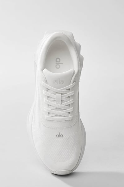 Alo Yoga Runner 運動鞋