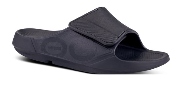 OOFOS OOahh Sport Flex：適合寬腳與高腳背的可調式拖鞋