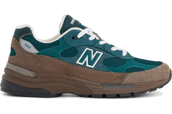 New Balance 992「Medusa Green」：水綠色與咖啡色大膽撞色