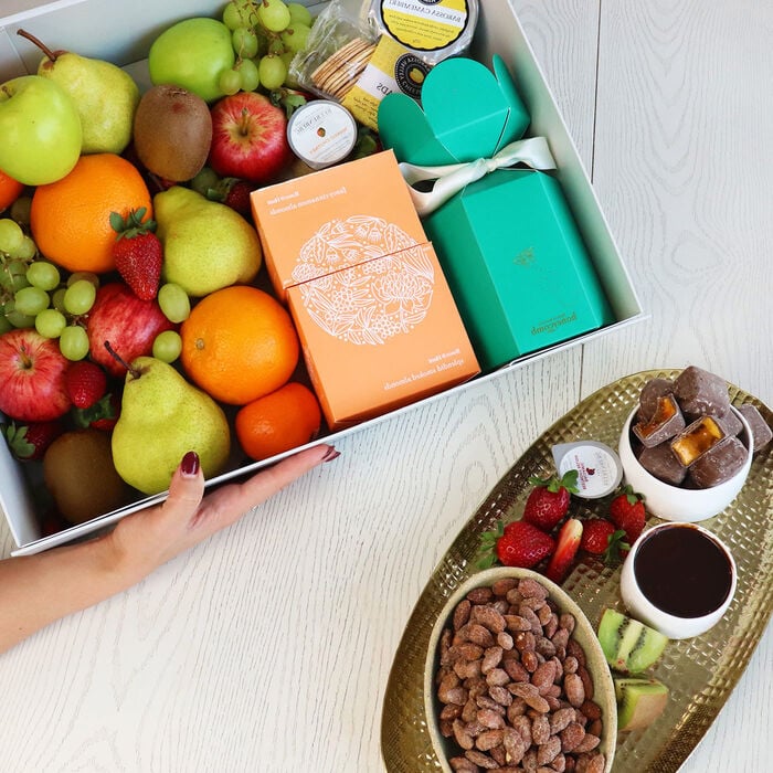 Fruit Box with Cheese - Large