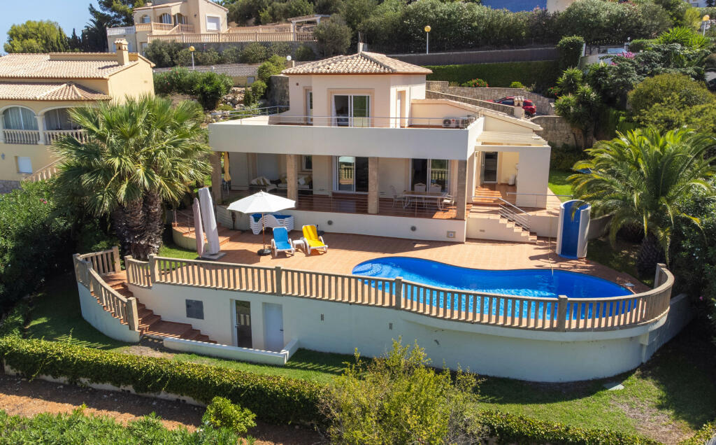 Luxury 4 Bedroom Villa with Unbeatable Views of Gra.. Homestra