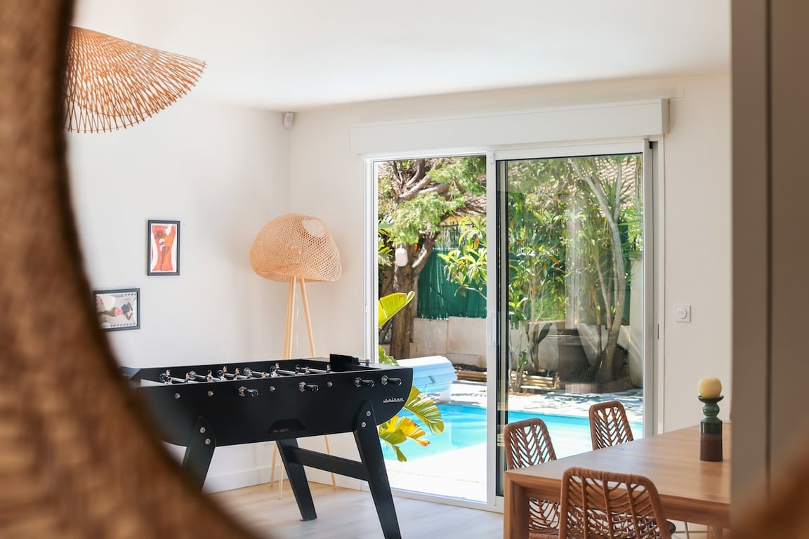 Villa moderne climatisée avec piscine chauffée
