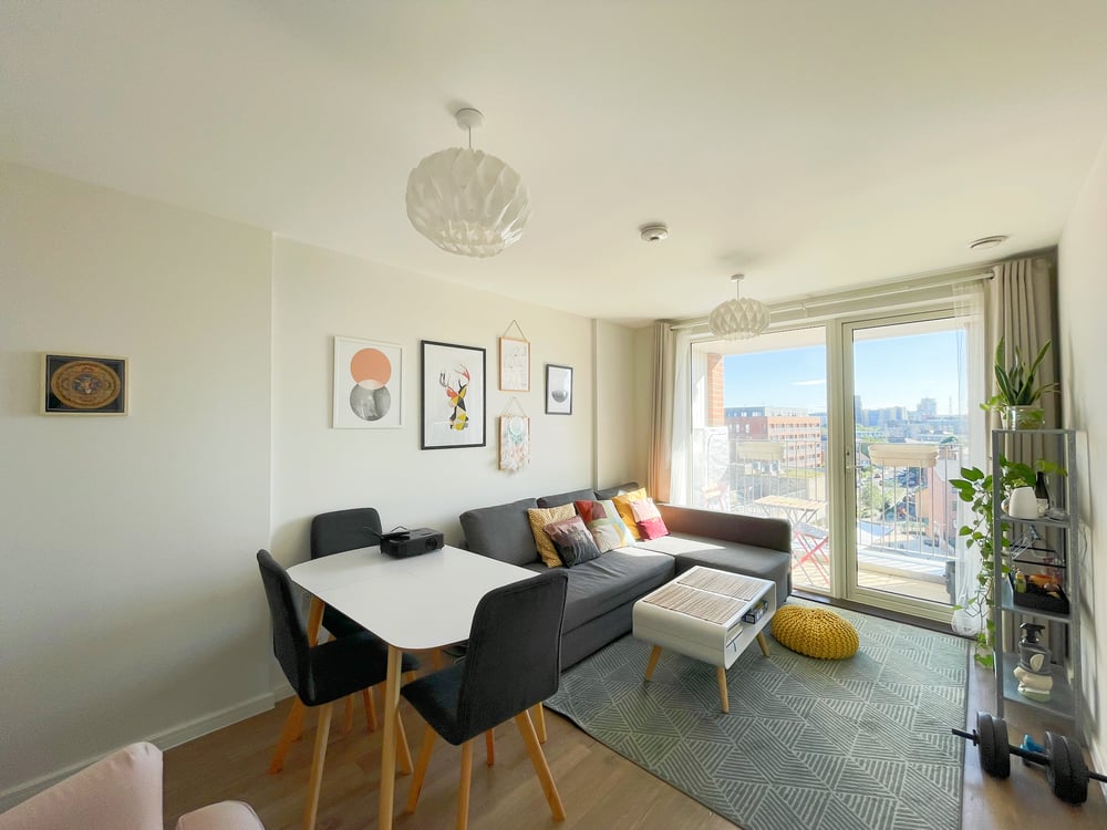 Sunny & Modern Apt in Canning Town