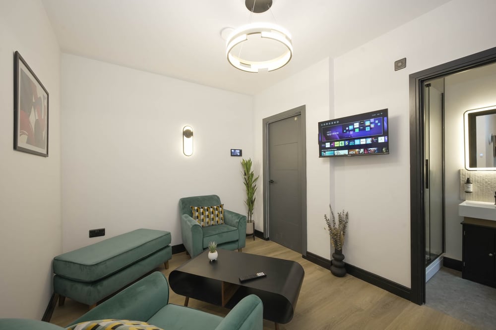 Sixty Aparthotel – 1Bed, Central Cardiff + Parking