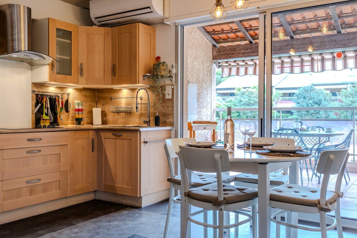 charme logement piscine terrasse