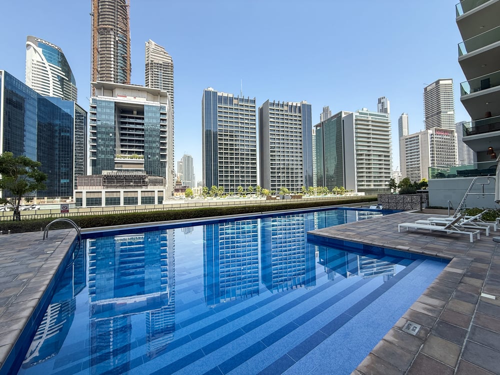 Luxe 2BR | Balcony & Pool Views | Business Bay, photo 6