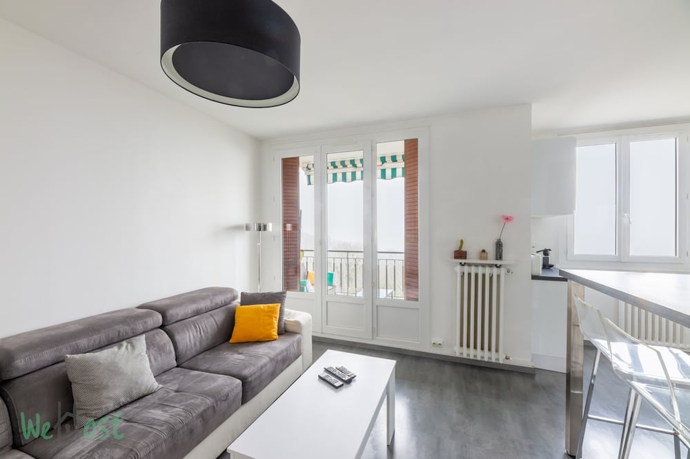 Appartement deux pièces pour quatre personnes avec balcon, Caluire-et-Cuire