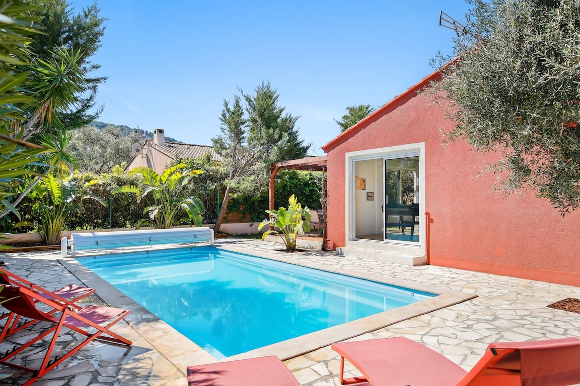 Villa moderne climatisée avec piscine chauffée