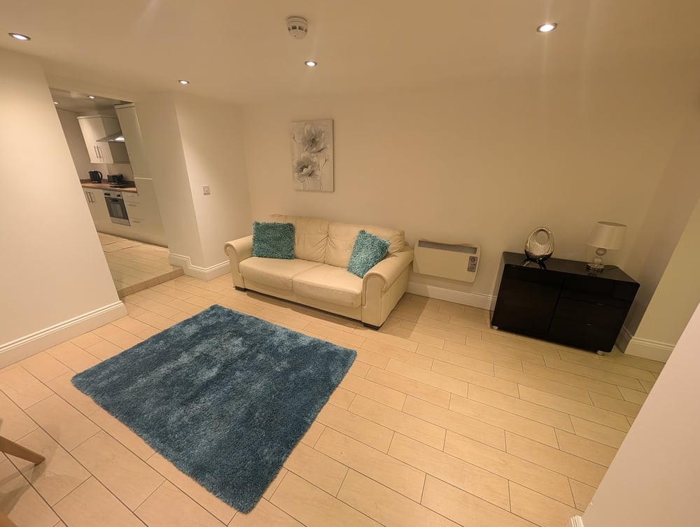 City Escape – 1 Bedroom Flat in Swansea Centre