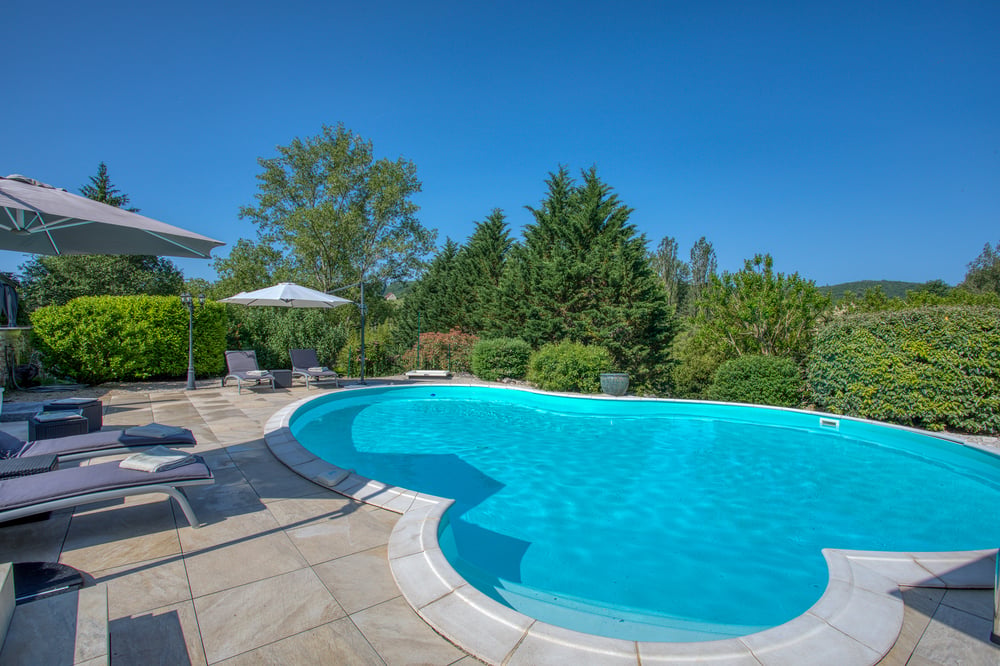 Hostcare - Les Pierres Blanches - piscine – photo 39 sur 60