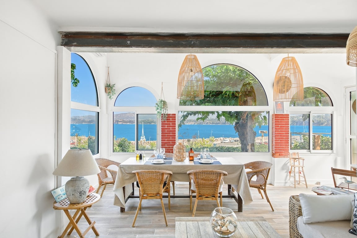 L’Échappée Bleue, Oursinières : Vue mer Terrasse