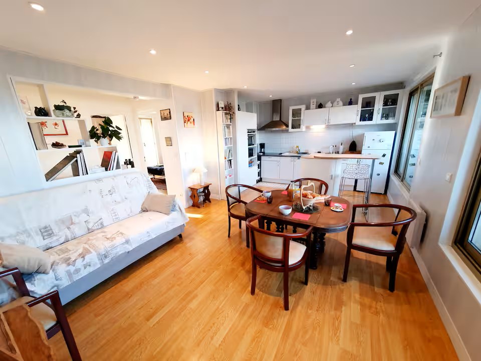 The fleur-de-lis - sea view