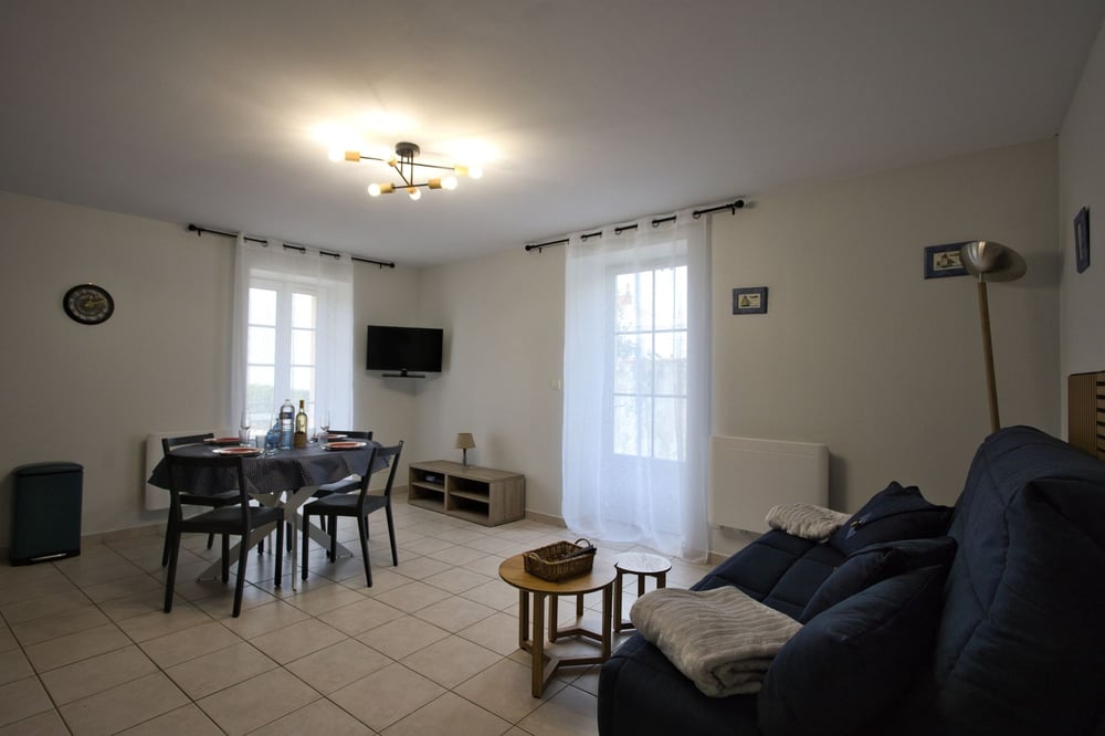 La Petite Escale: Parking Privé et petit extérieur – photo 7 sur 25