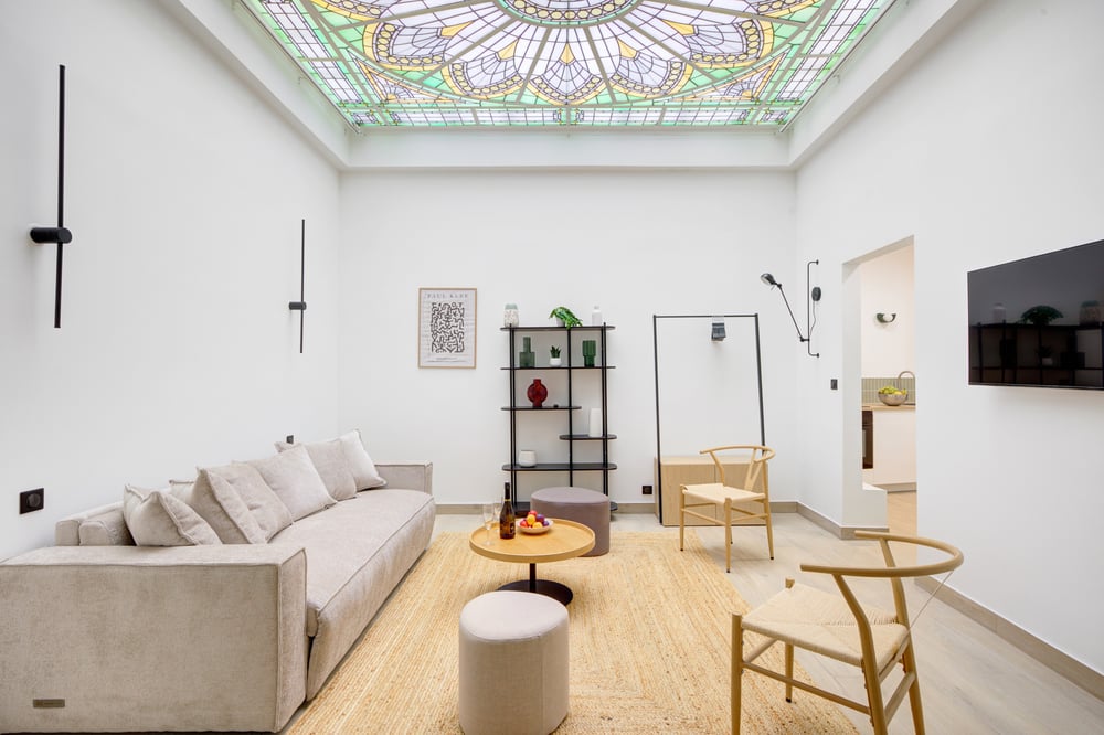 TBS 287 - Pretty suite near the Arc de Triomphe