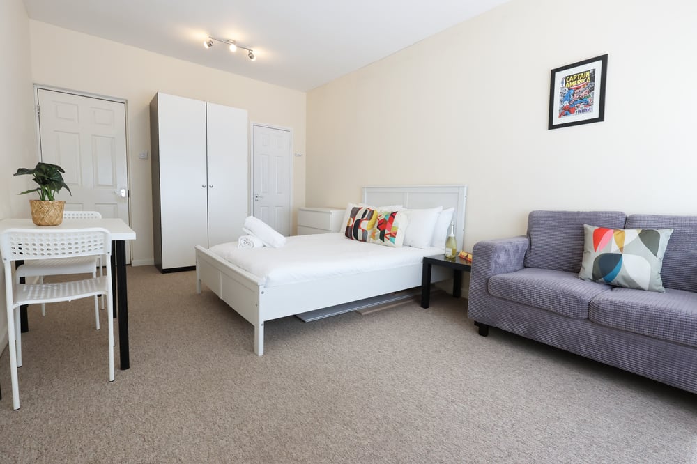 Comfort & Convenience in Bath!